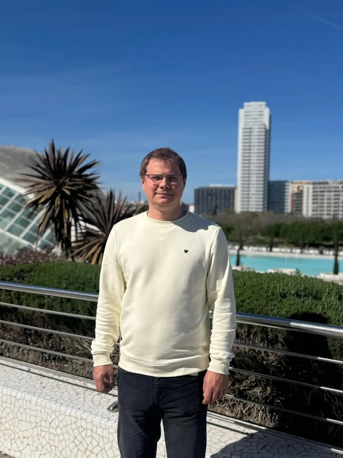 Denis Yelnikov, Ingeniero, energias renovables